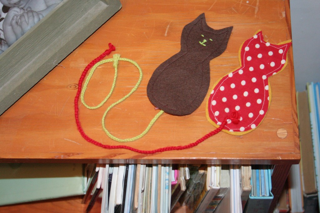 cat bookmarks made from wool felt,cotton, embroidery floss & yarn